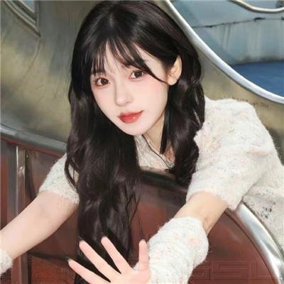 女服务员